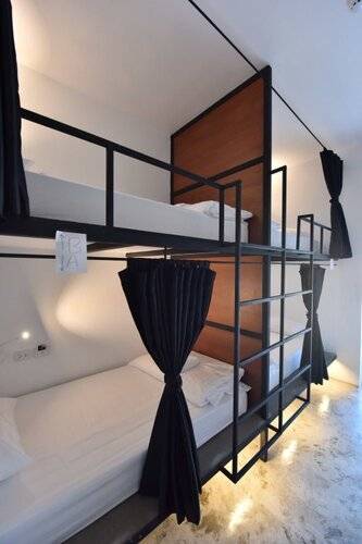 Book a Bed Poshtel - Hostel