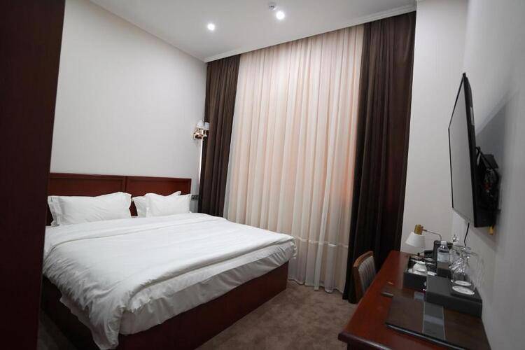 Aura Hotel