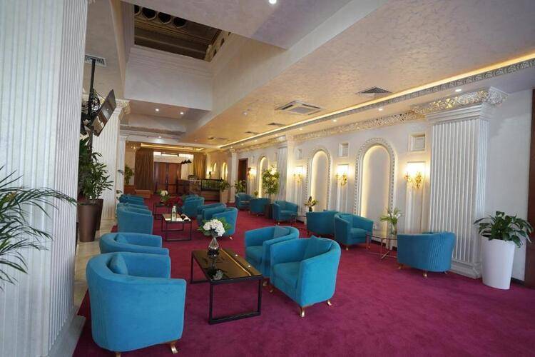 Aura Hotel