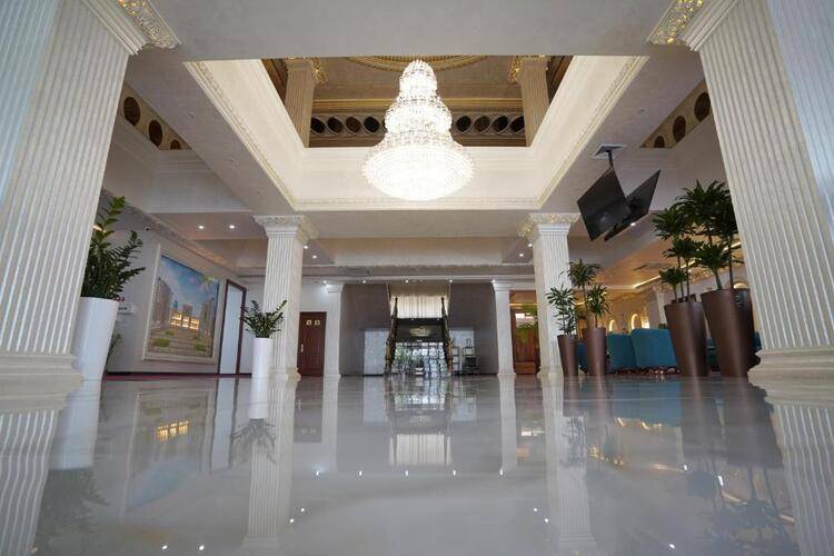 Aura Hotel