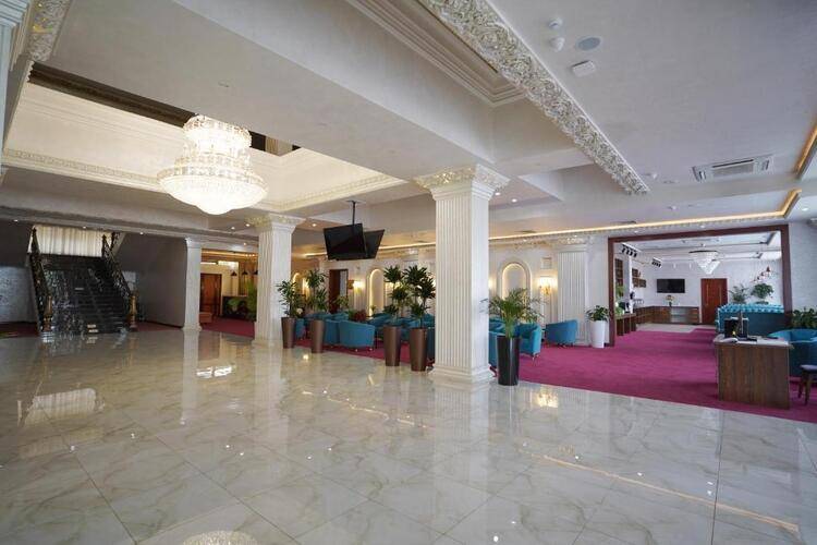 Aura Hotel