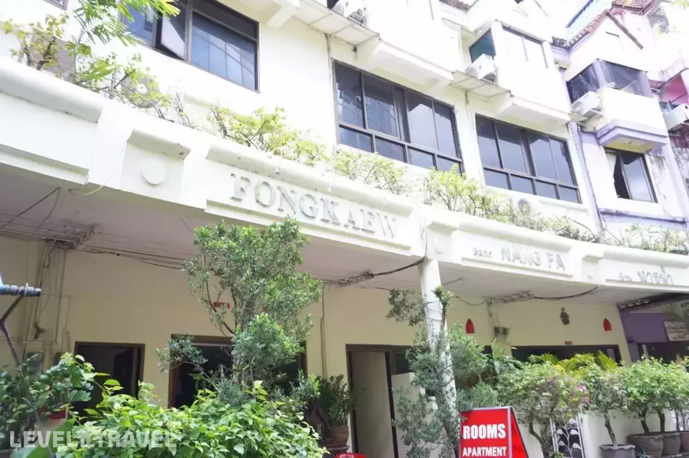 Fong Kaew and Baan Nang Fa Guesthouse