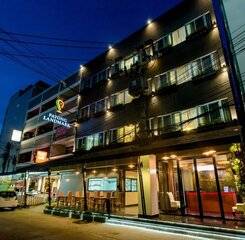 $item['hotel']['name']