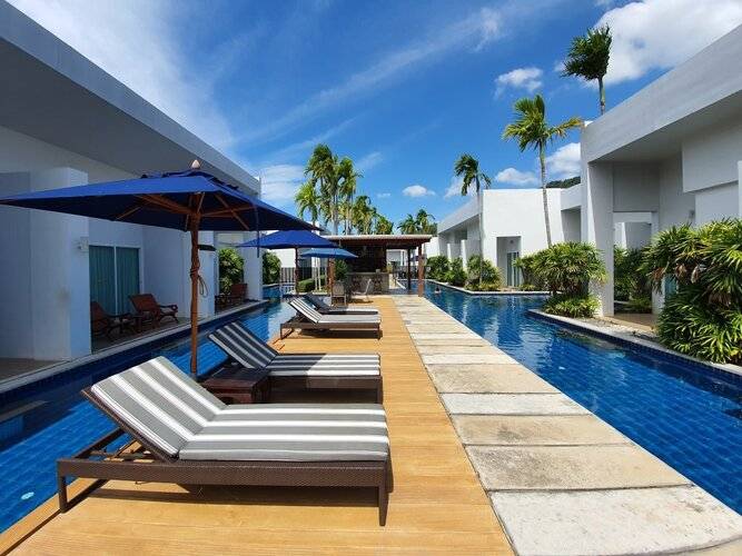 BLU PINE Villa & Pool Access