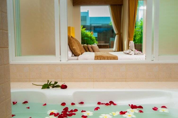 BLU PINE Villa & Pool Access