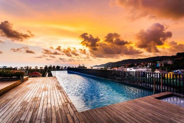 D9 - The Deck Patong, rooftop pool, gym and great location!