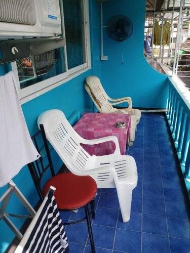 Kata S T House