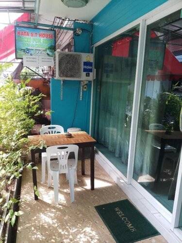 Kata S T House