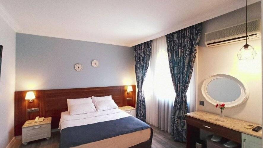 Bronze Hotel