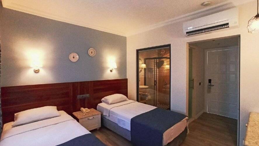 Bronze Hotel