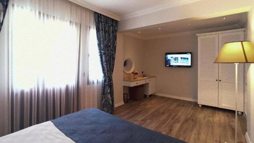 Bronze Hotel