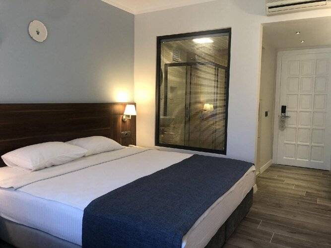 Bronze Hotel