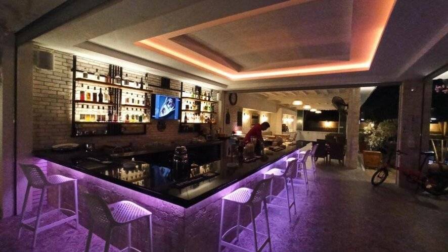 Bronze Hotel