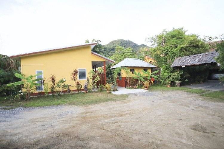 OYO 75342 Ban Elephant Blanc Bungalow