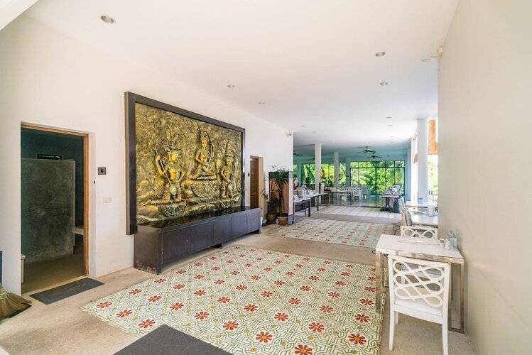 The Palm at Veloche by Lofty