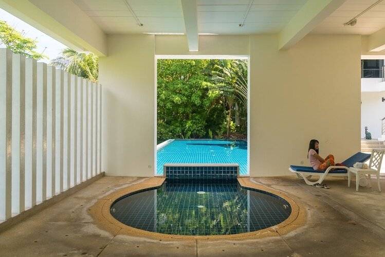 The Palm at Veloche by Lofty