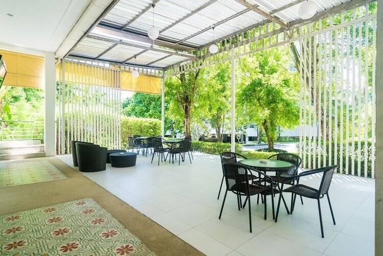 The Palm at Veloche by Lofty