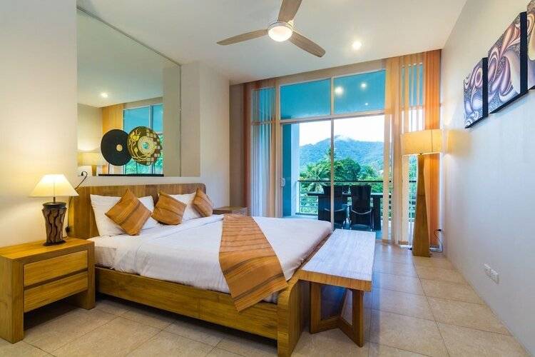 The Palm at Veloche by Lofty