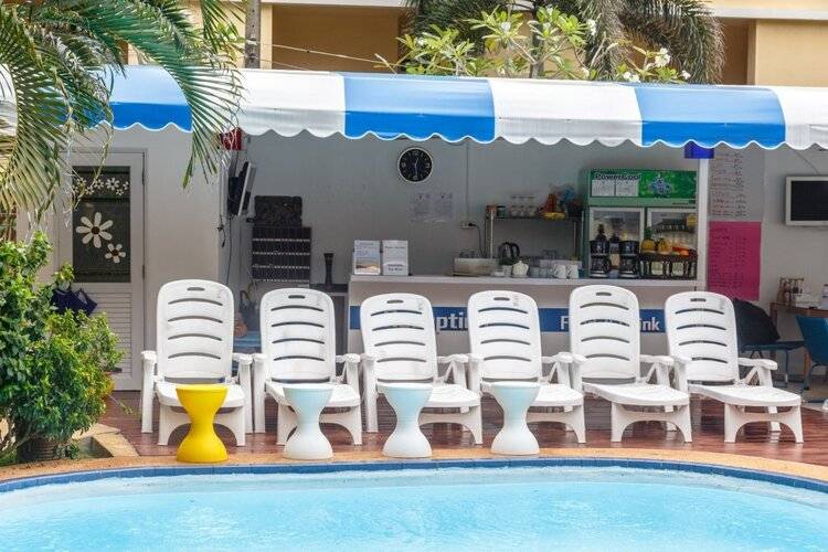 Porterhouse Beach Hotel