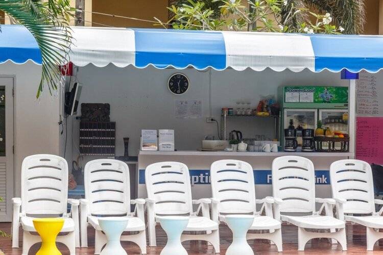 Porterhouse Beach Hotel