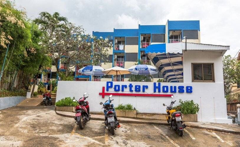 Porterhouse Beach Hotel
