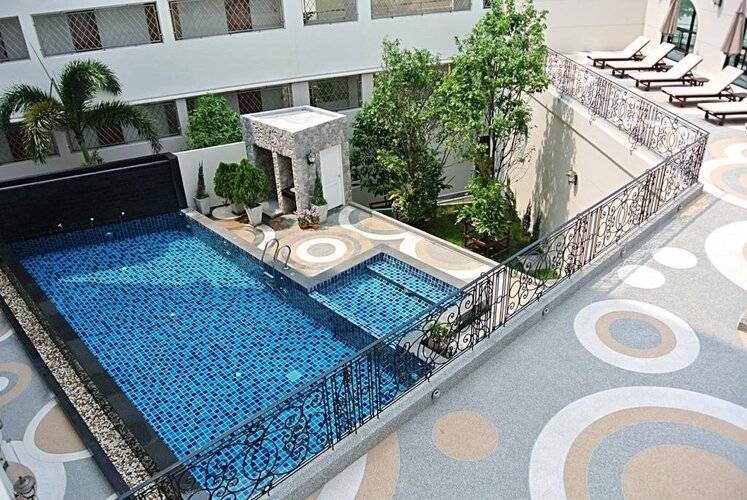 Sn Plus Hotel