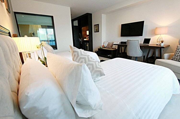 Sn Plus Hotel