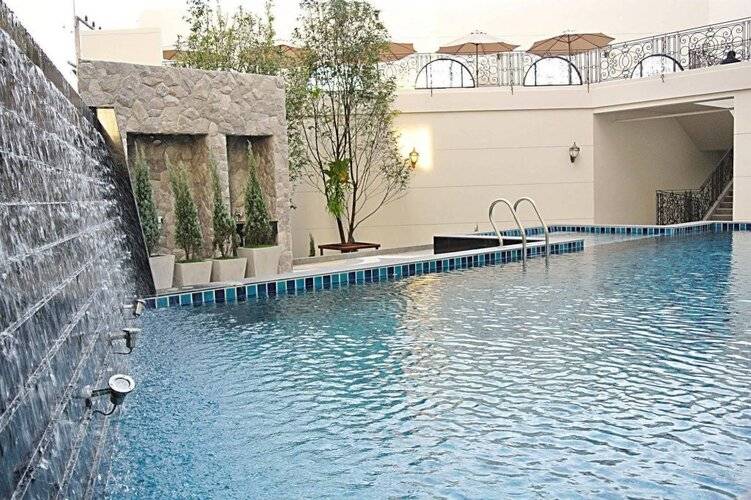 Sn Plus Hotel