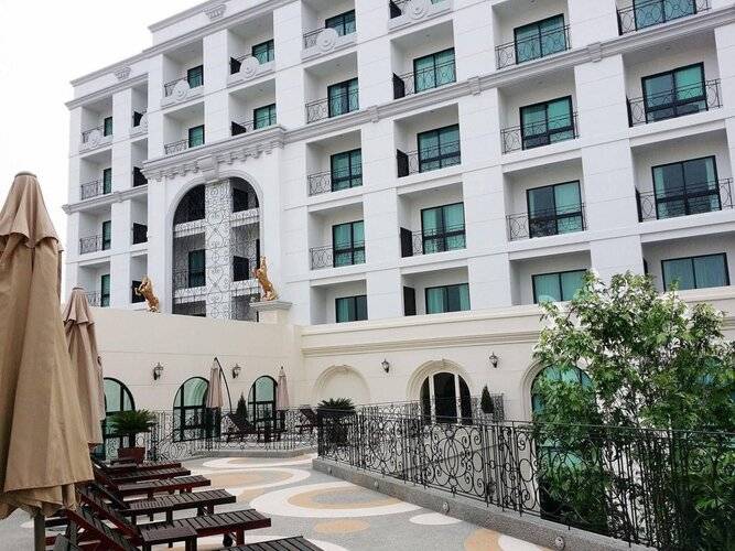 Sn Plus Hotel