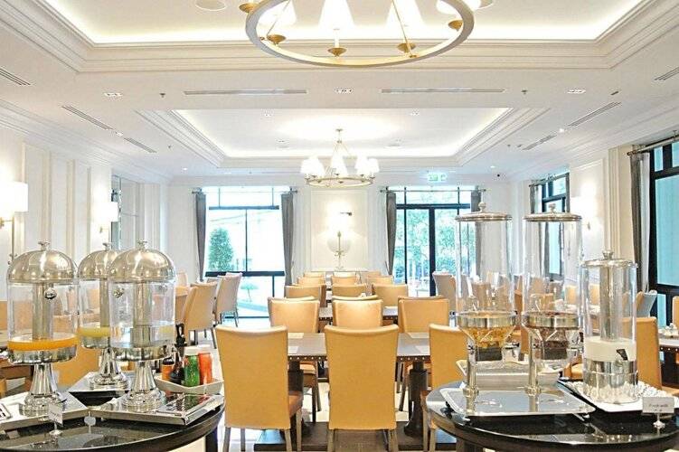 Sn Plus Hotel