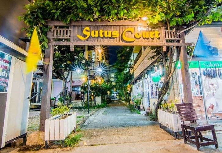 Sutus Court 1