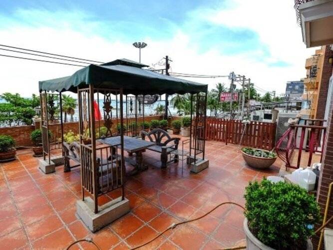 The Red Balcony Inn