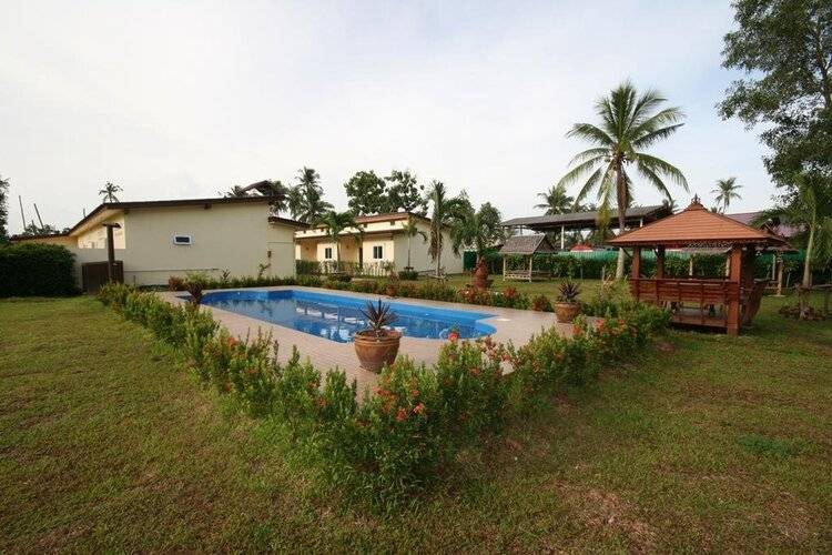 Orchidilla Residence Homes Kitchen Private Garden