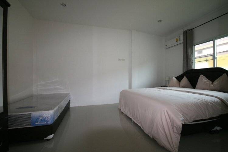 Orchidilla Residence Homes Kitchen Private Garden