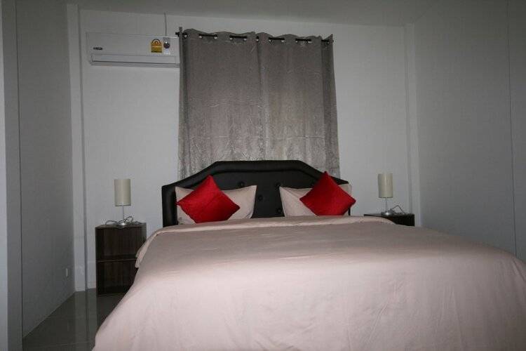 Orchidilla Residence Homes Kitchen Private Garden