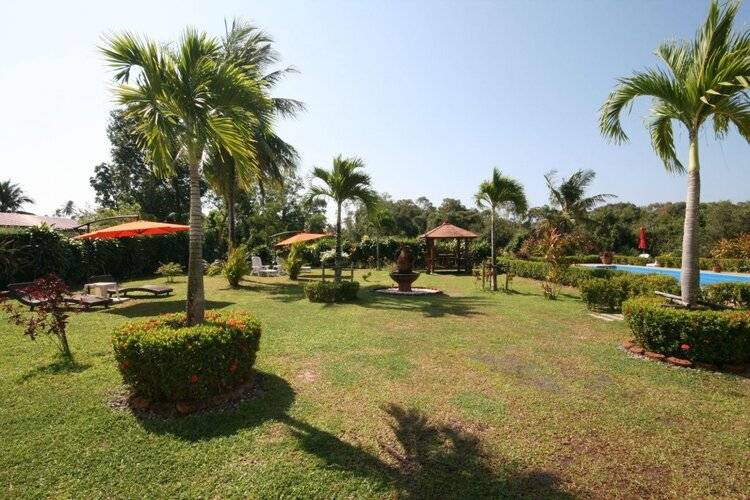 Orchidilla Residence Homes Kitchen Private Garden