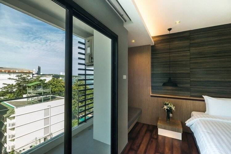 Sea Me Spring Tree Hotel