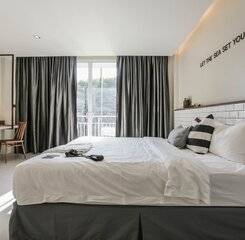 $item['hotel']['name']