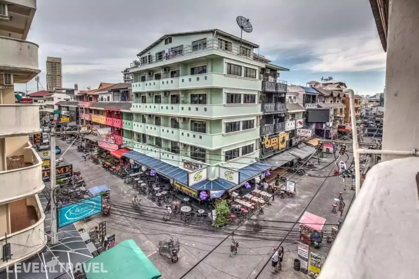 I-Rovers Sports Bar & Guesthouse