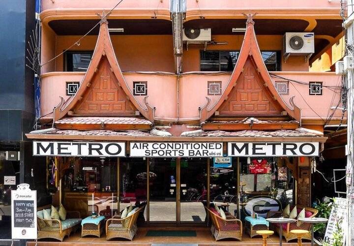 Metro Apartments
