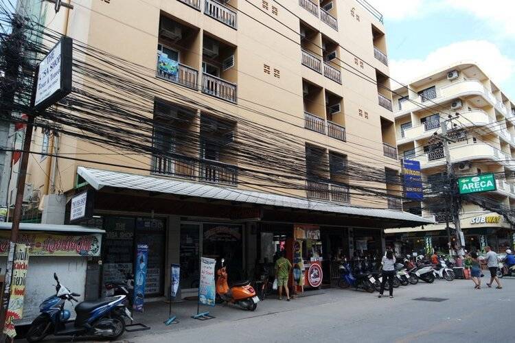 Nikom Court