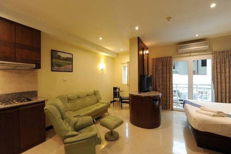 The Whitehouse Condotel