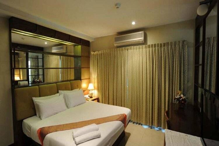 The Whitehouse Condotel