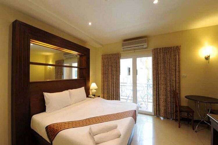 The Whitehouse Condotel