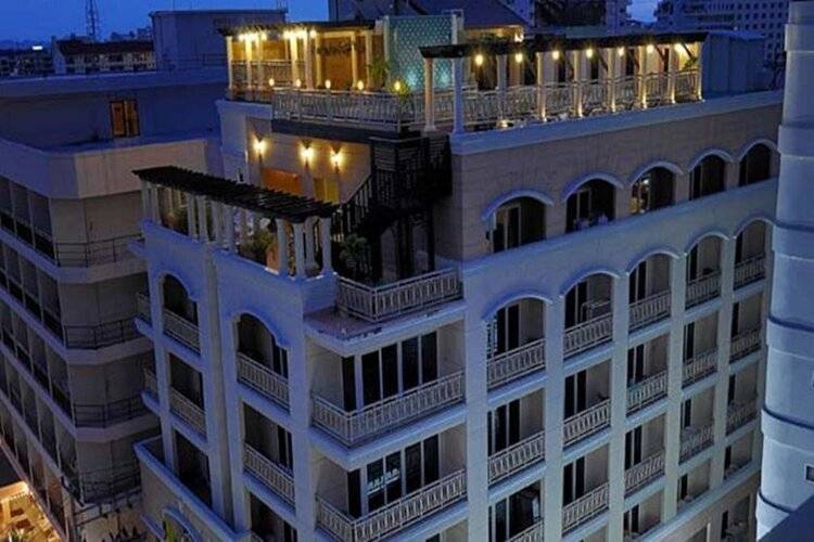 The Whitehouse Condotel