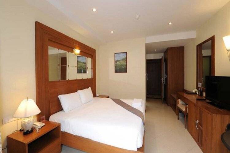 The Whitehouse Condotel