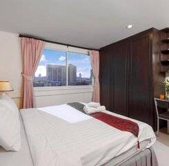 $item['hotel']['name']
