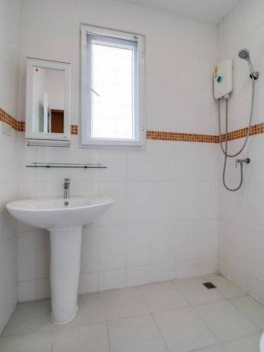 Patumnak Beach Guesthouse