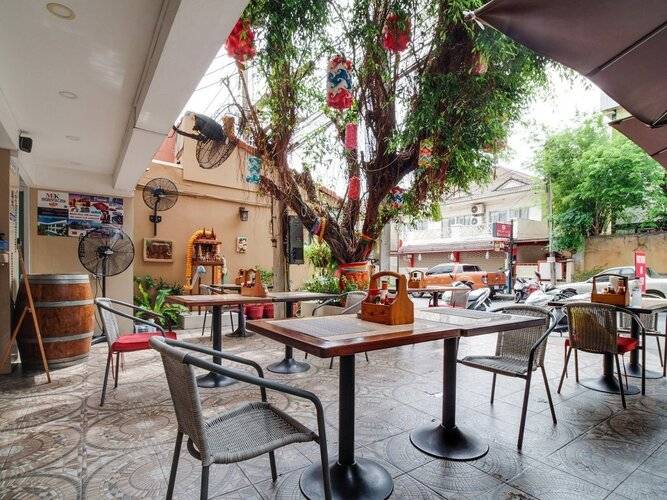 Patumnak Beach Guesthouse
