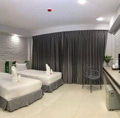 $item['hotel']['name']